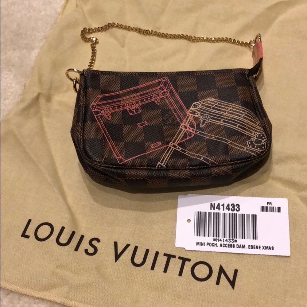 NEW Limited Edition Louis Vuitton Mini Pochette